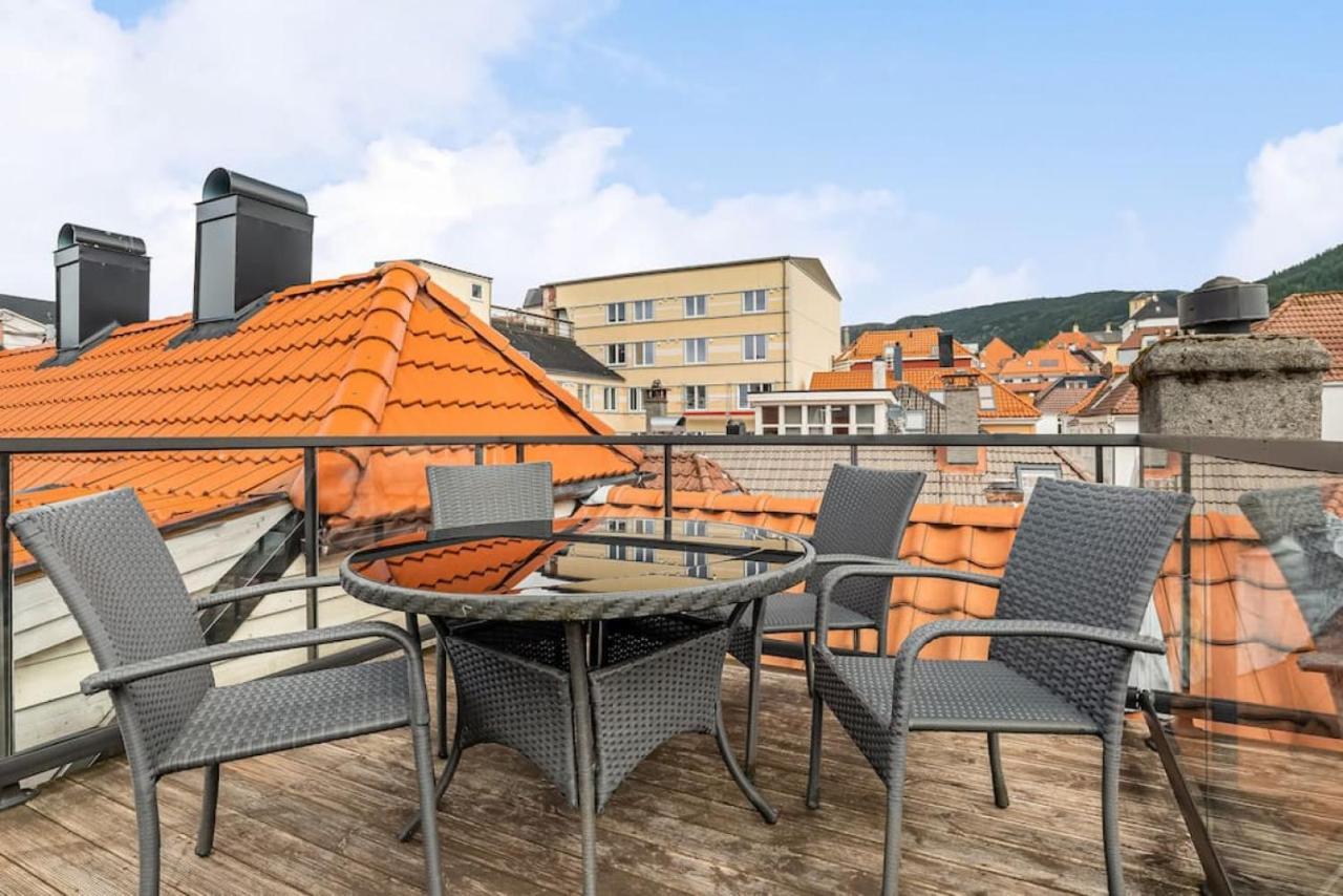 Dinbnb Apartments I Historical Two-Floor Apartment With Rooftop Panorama I 1645 Heritage Bergen Dış mekan fotoğraf