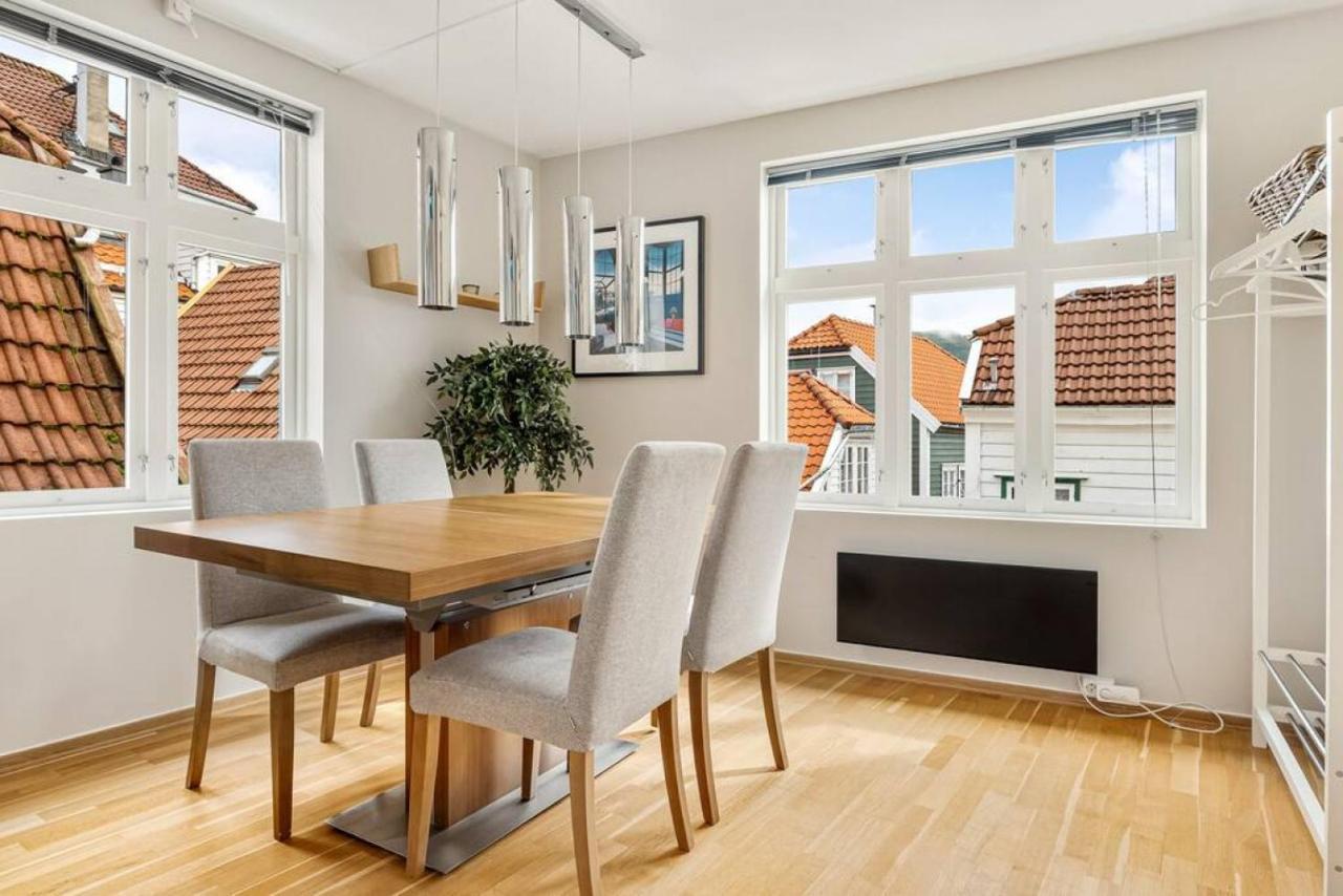 Dinbnb Apartments I Historical Two-Floor Apartment With Rooftop Panorama I 1645 Heritage Bergen Dış mekan fotoğraf